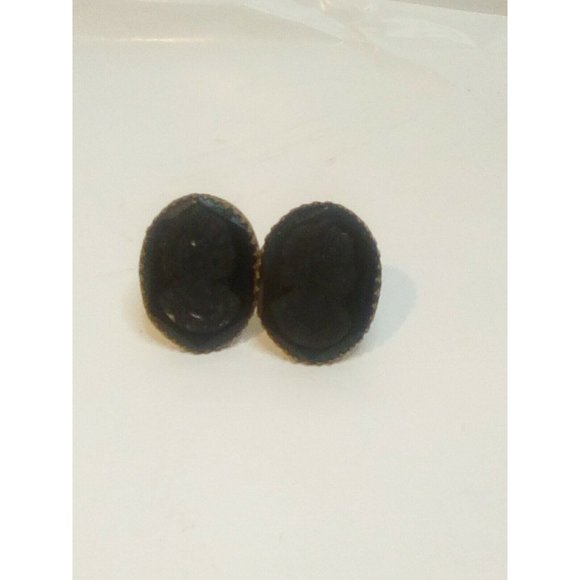 Black  cameo cufflinks, Victorian mourning jewelry, Macabre Gothic groomsmen gif - Picture 1 of 5